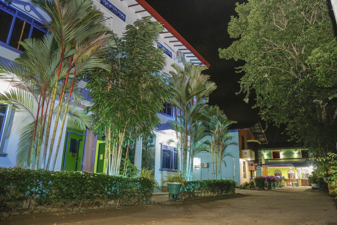 Ranmal Airport Transit Hotel Katunayake Exterior photo
